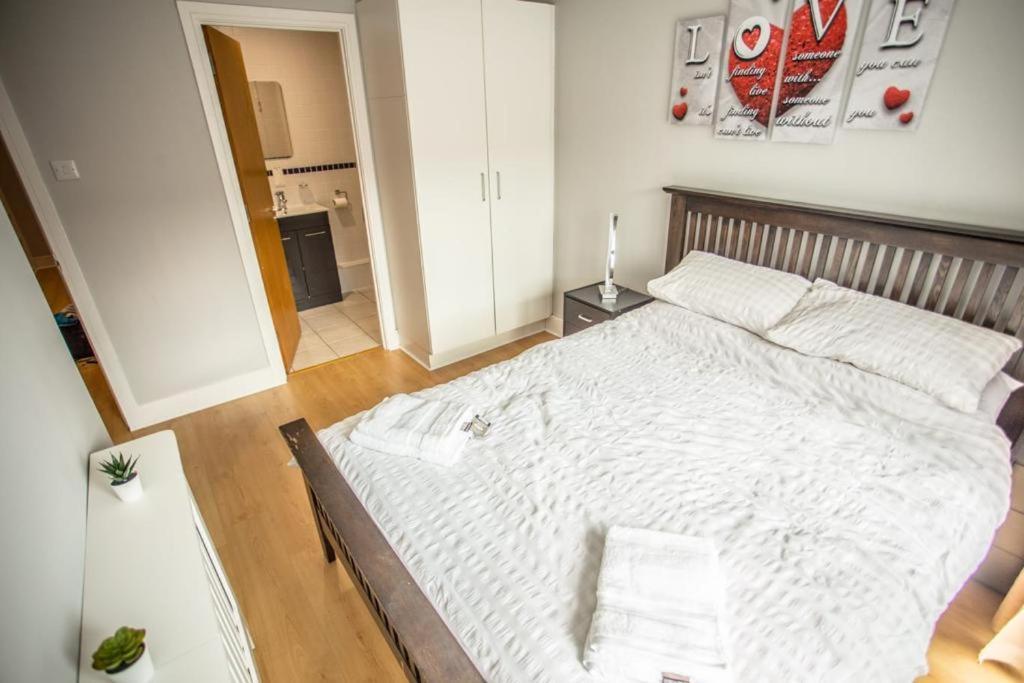 Diamond Apartment เบลฟาสต์ ภายนอก รูปภาพ